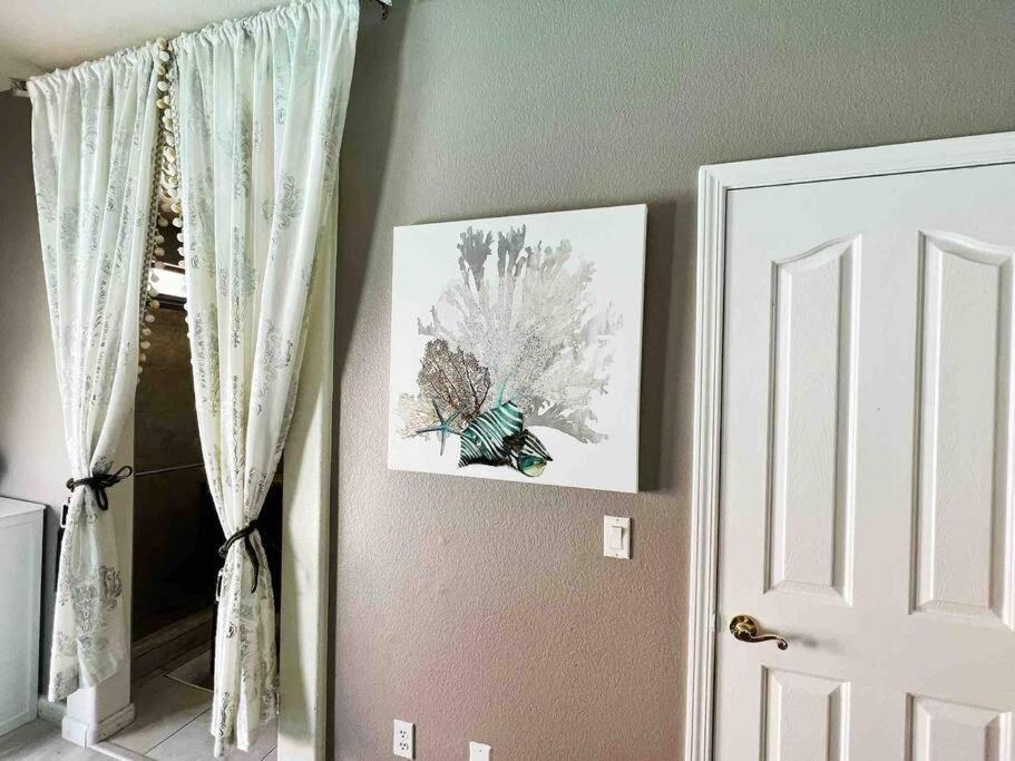 Amazing Heated Pool And Private Hot Tub 3br In Heart Of Lv Pousada Las Vegas