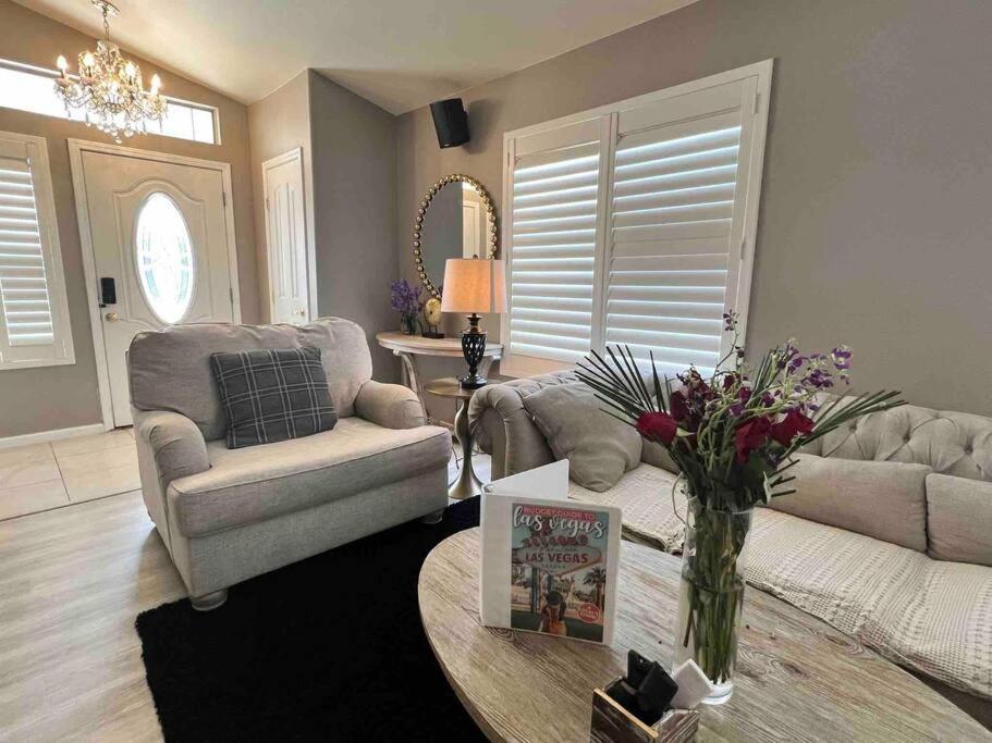 Pousada Amazing Heated Pool And Private Hot Tub 3br In Heart Of Lv *